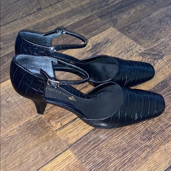 Easy Spirit Shoes Easy Spirit Black Heels Sz 85 Poshmark